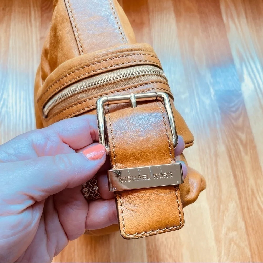 Michael Kors purse leather caramel shoulder bag super funky festival hip - Picture 12 of 16